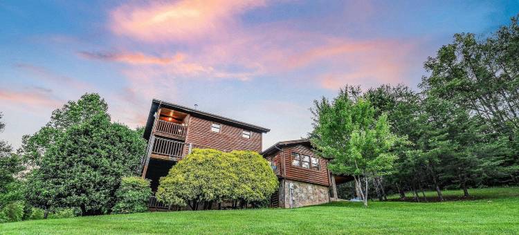 RedAwning的大烟山中6英亩隐蔽农场小屋(The Ranch Cabin on 6 Secluded Acres in the Great Smoky Mountains by RedAwning)图片