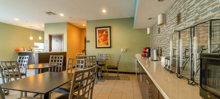 OYO 近沙纳 TX 的莫尔顿旅馆及套房(Moulton Inn &  Suites by OYO Near Shiner TX)图片