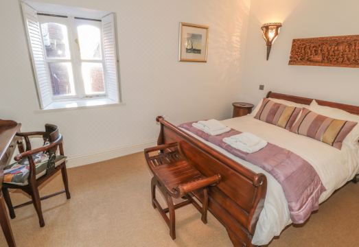 Fawcet House Hotel Overview