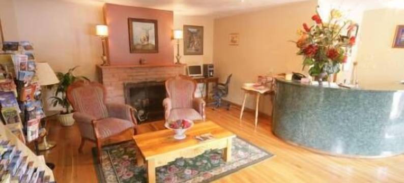 雷恩博山林小屋(Rainbow Lodge and Inn)图片