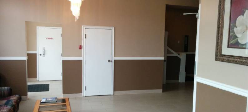 邦尼维尔酒店(Bonnyville Hotel)图片