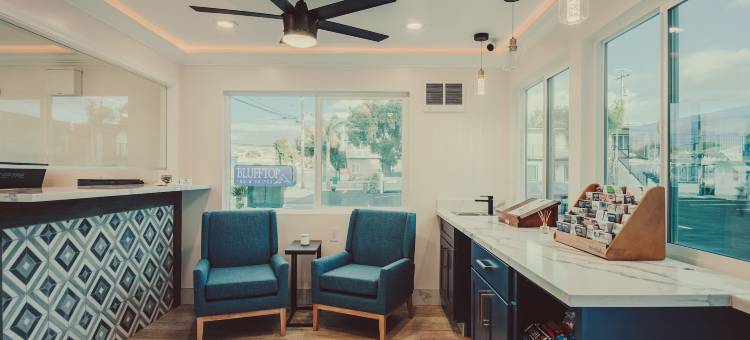 海崖顶部酒店及套房 - 码头/餐厅区(Blufftop Inn & Suites - Wharf/Restaurant District)图片