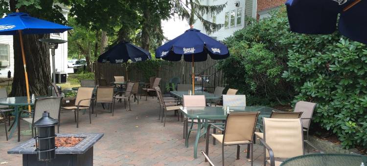 杭特斯格里尔塔佩格拉夫顿旅馆(Hunters Grille and Tap at the Grafton Inn)图片