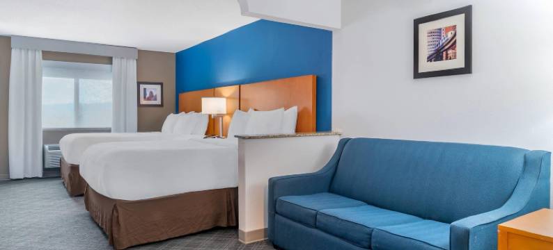 奥本希尔斯舒适套房酒店(Comfort Suites Auburn Hills-Detroit)图片