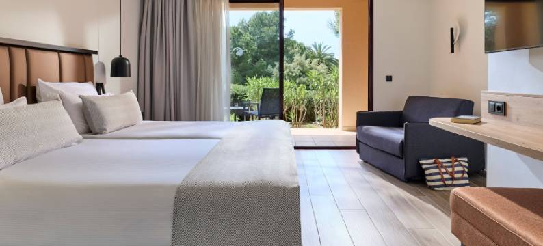 Robinson Cala Serena图片