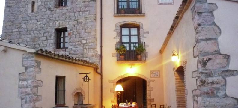 Mansion in La Llacuna with Pool & Mountain Views图片