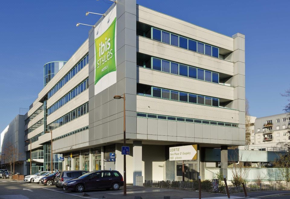 Ibis Styles Massy  Over view