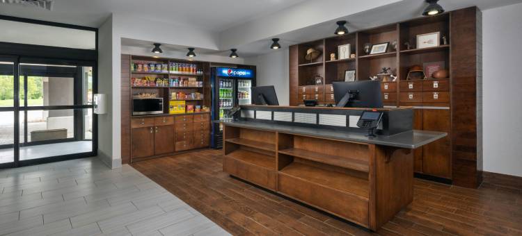 福朋喜来登喜來登酒店-堪萨斯城机场(Four Points by Sheraton Kansas City Airport)图片