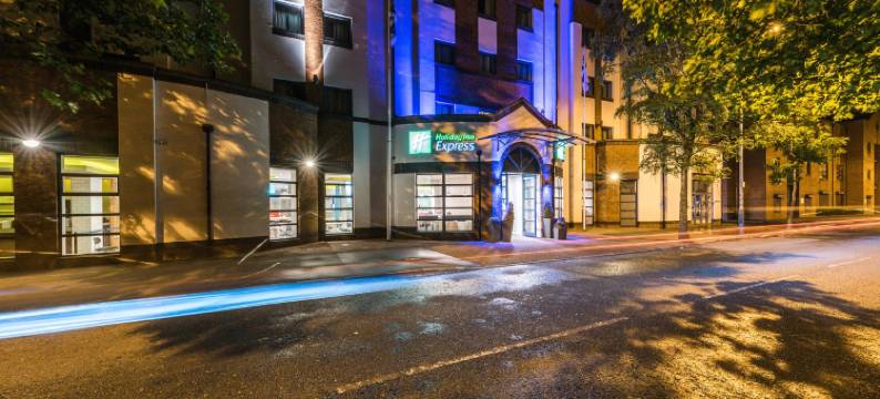 Holiday Inn Express 贝尔法斯特市 - 皇后季(Holiday Inn Express BELFAST CITY by IHG)图片