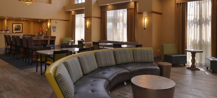 贝克斯菲尔德北机场欢朋套房酒店(Hampton Inn & Suites Bakersfield North-Airport)图片