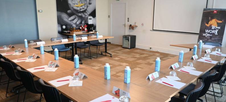 宜必思拉瓦尔瑞莱达穆尔酒店(Ibis Laval le Relais d'Armor)图片