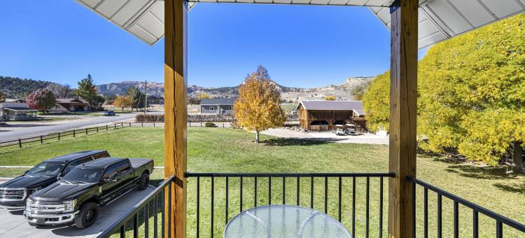 快乐小径西(Happy Trails West Inn)图片