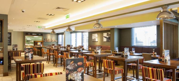 沃金城市中心普瑞米尔酒店(Premier Inn Woking Town Centre)图片