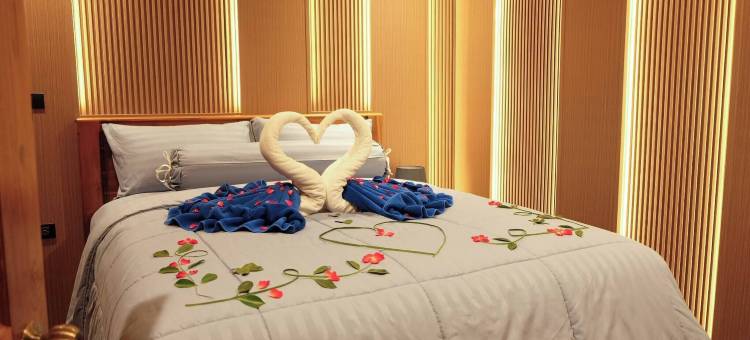 靠近步行街的私人按摩浴缸泳池套房(Private Jacuzzi Pool Suite Near Walking Street)图片