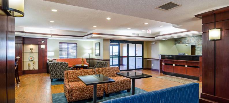 舒适酒店及套房哈钦森(Comfort Inn & Suites)图片