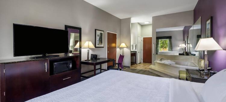 路易维尔东拉昆塔温德姆套房酒店(La Quinta Inn & Suites by Wyndham Louisville East)图片