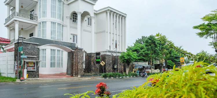 图隆阿贡Urbanview特里斯纳酒店(Urbanview Hotel Trisna Tulungagung)图片