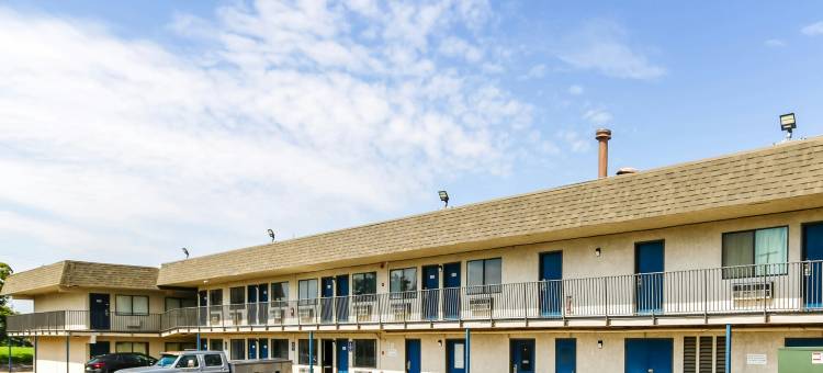 Home 6 堪萨斯托皮卡I-70州际公路酒店 by Townhouse(Home 6 by Townhouse Topeka KS I 70)图片