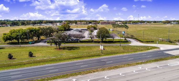 海恩斯城罗德威套房酒店(Rodeway Inn & Suites)图片