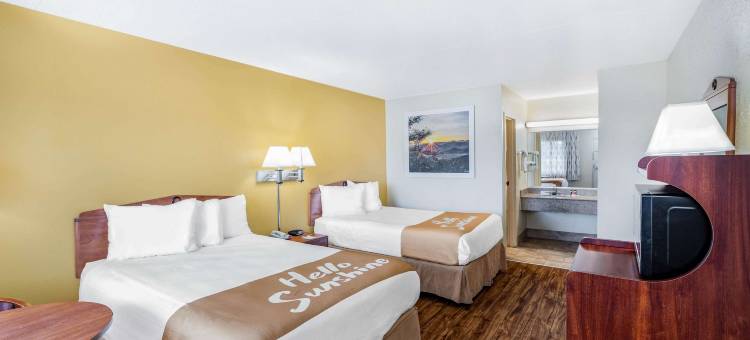 克拉克斯维尔温德姆戴斯酒店(Days Inn by Wyndham Clarksville TN)图片