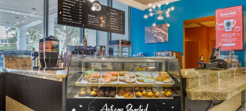 布埃纳维斯塔湖迪士尼清泉温德姆度假酒店(Wyndham Lake Buena Vista Resort Disney Springs® Resort Area)图片