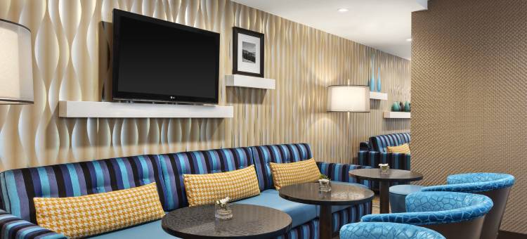 温哥华市区希尔顿欢朋套房酒店(Hampton Inn & Suites, by Hilton - Vancouver Downtown)图片