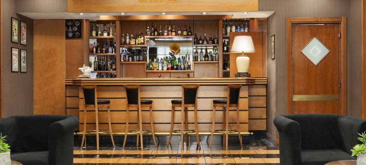 那不勒斯市中心华美达酒店(Ramada by Wyndham Naples)图片