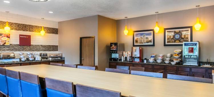 万塞讷舒适套房酒店(Comfort Suites)图片