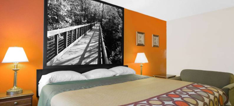 塔拉迪加温德姆速8酒店(Super 8 by Wyndham Talladega Al)图片