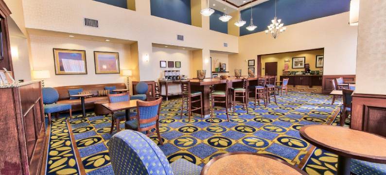 里奇克雷斯特欢朋酒店及套房(Hampton Inn & Suites Ridgecrest)图片