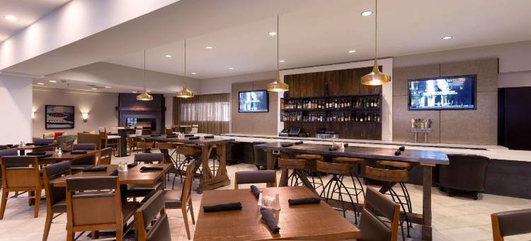 纳什维尔机场逸林酒店(DoubleTree Suites by Hilton Hotel Nashville Airport)图片