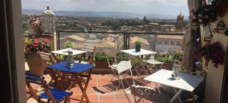 波久瓦尼民宿(Casa Tipica Siciliana BedandBreakfast Tremetrisoprailcielo Camere Con Vista, Terrazzo Panoramico)图片