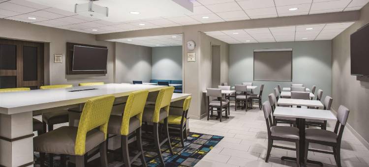 墨尔本棕榈湾温德姆拉昆塔套房酒店(Comfort Inn & Suites Melbourne-Viera)图片