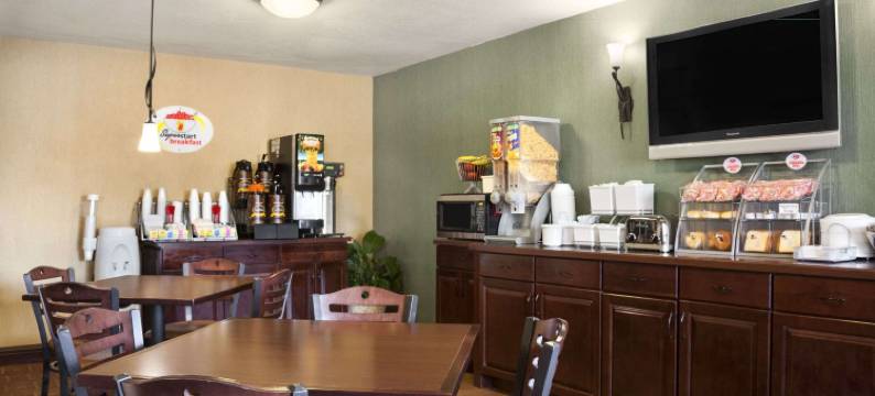 费尔维尤高地-圣路易斯速8酒店(Super 8 by Wyndham Fairview Heights-St. Louis)图片