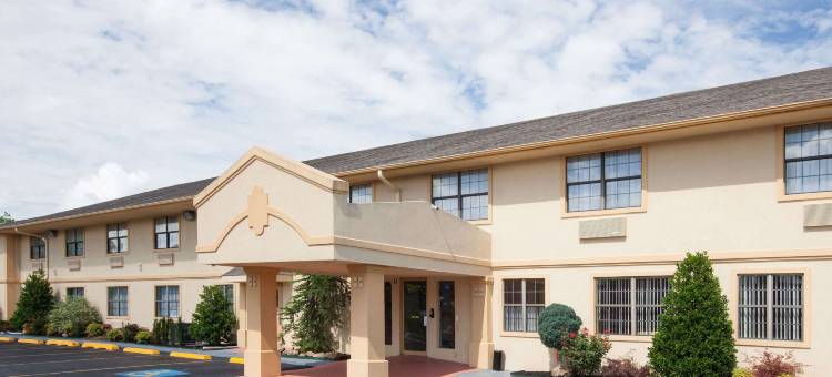 苏尔胡尔温德姆速8酒店(Super 8 by Wyndham Sulphur)图片