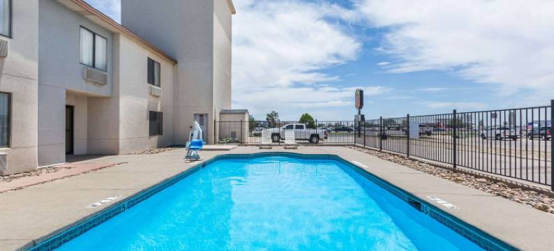 米德兰速8酒店(Super 8 by Wyndham Midland)图片