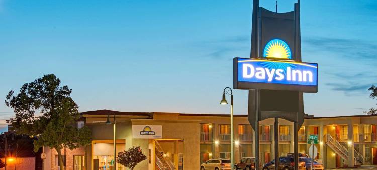 阿尔伯克基市中心戴斯酒店(Days Inn by Wyndham Albuquerque Downtown)图片