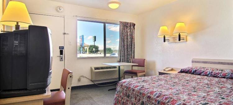 圣罗莎6号汽车旅馆(Motel 6 Santa Rosa, NM)图片