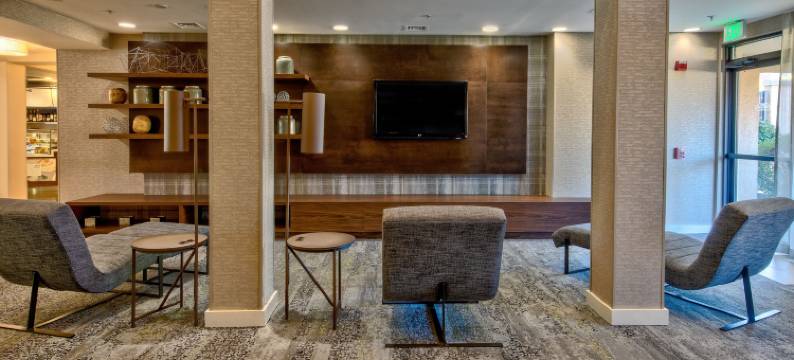 芝加哥圣查尔斯万怡酒店(Courtyard Chicago St. Charles)图片