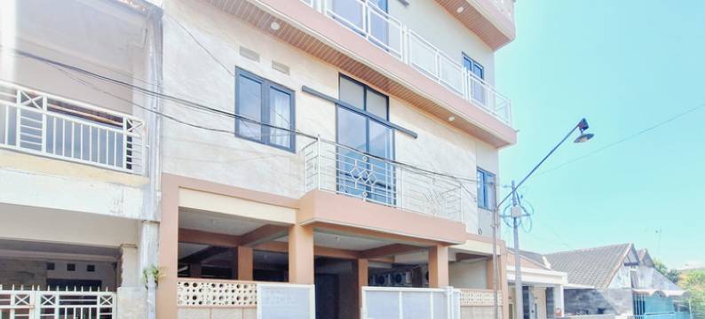 红门酒店-近玛琅创意中心(RedDoorz near Malang Creative Center)图片