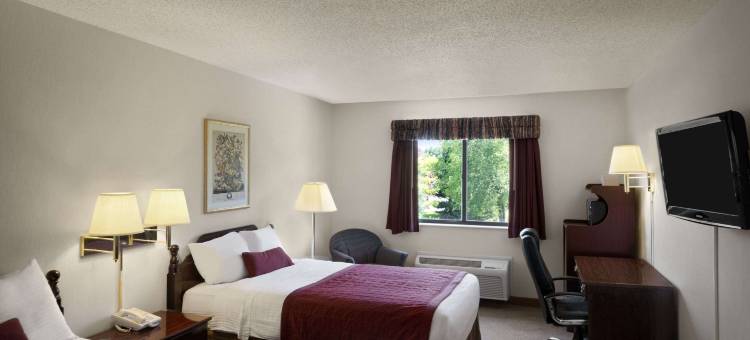 怀特沃特呗盟套房酒店(Baymont by Wyndham Whitewater)图片