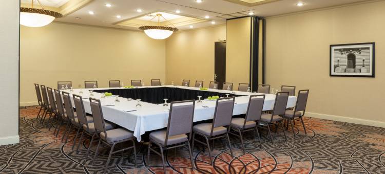 大急流城机场希尔顿逸林酒店(DoubleTree by Hilton Hotel Grand Rapids Airport)图片