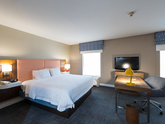 詹姆斯敦欢朋酒店及套房