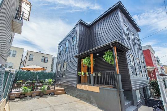 Family-Friendly 3Br Home Near NYC -Private House - Free Parking