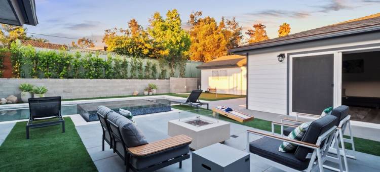 螺旋山和市中心雅致泳池度假别墅！(Elegant Pool Villa In Mount Helix, close to DT!)图片