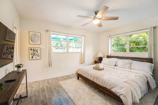 Relaxing Family vacation with Pool near Cruise, Airport, beach, downtown