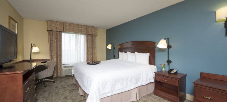 诺尔玛布卢明顿欢朋套房酒店(Hampton Inn & Suites Bloomington-Normal)图片