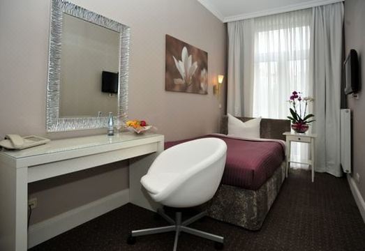 Hotel Commodore Hotel Overview