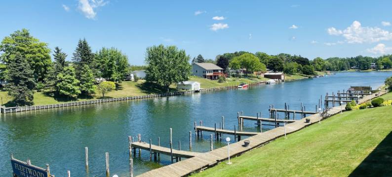 弗利特伍德汽车旅馆(Fleetwood Inn Suites)图片