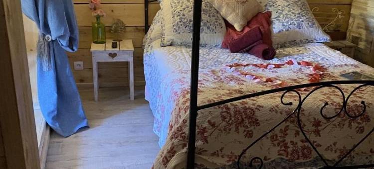 带按摩浴缸的难忘套房(La Suite Inoubliable Avec Jacuzzi)图片